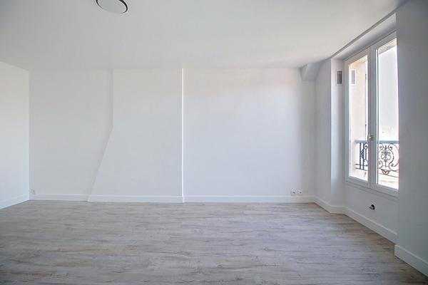 STUDIO RUEIL-MALMAISON PLEIN COEUR DE VILLE - A 150m DE LA MAIRIE