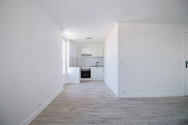 STUDIO RUEIL-MALMAISON PLEIN COEUR DE VILLE - A 150m DE LA MAIRIE