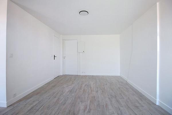 STUDIO RUEIL-MALMAISON PLEIN COEUR DE VILLE - A 150m DE LA MAIRIE