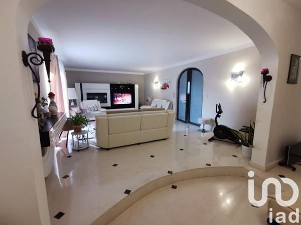 Maison d’architecte 8 pièces de 245 m² à Vedène (84270)