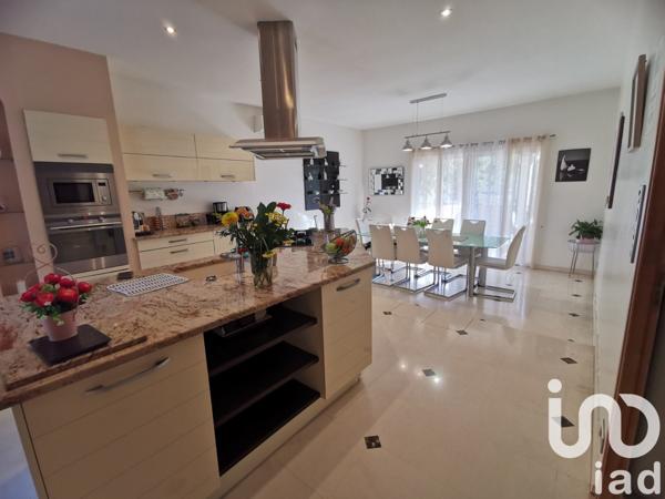 Maison d’architecte 8 pièces de 245 m² à Vedène (84270)