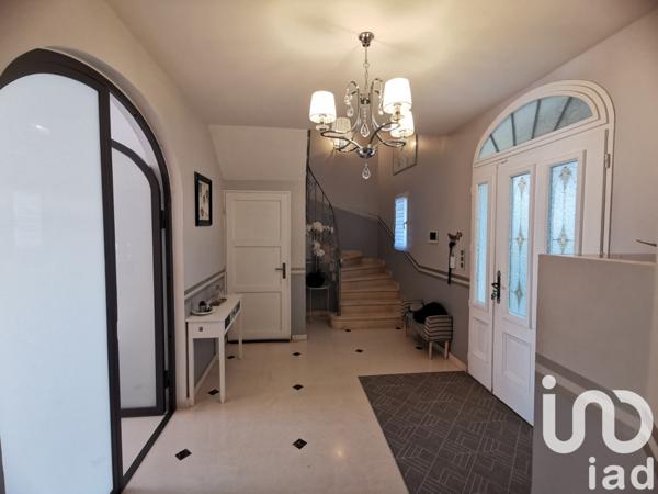 Maison d’architecte 8 pièces de 245 m² à Vedène (84270)