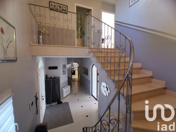 Maison d’architecte 8 pièces de 245 m² à Vedène (84270)