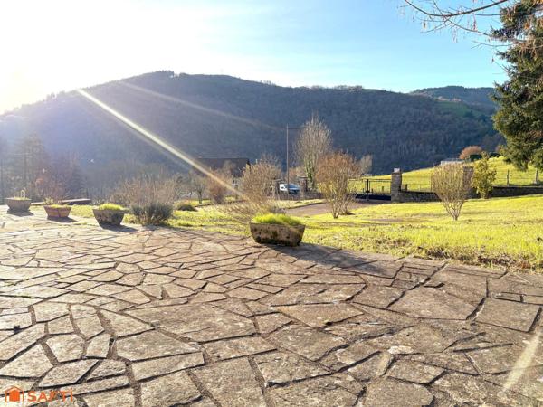 Belle maison indépendante avec grand terrain.