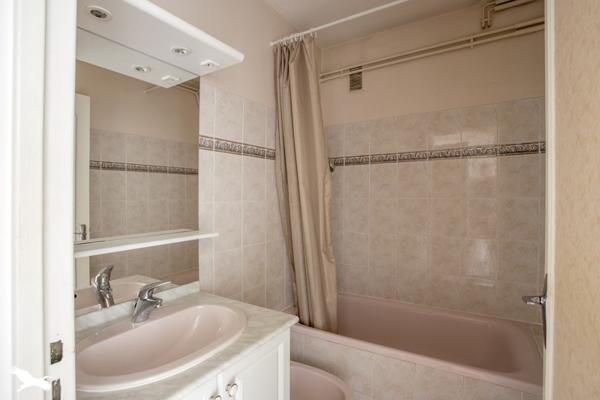 Appartement à vendre 159 900 € Rochefort 4 p 76 m² DPE D