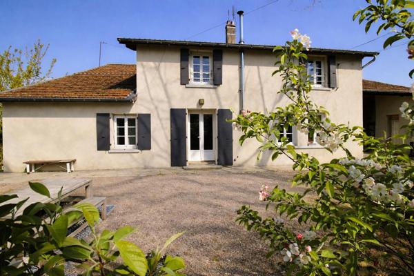 Propriété de charme rénovée – 175 m² – Coup de cœur assuré – Thil