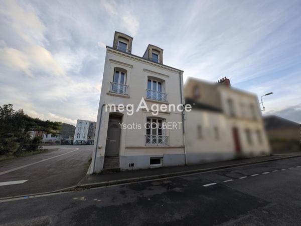 Maison à CHERBOURG-EN-COTENTIN, 50100 - 7 pièces 197m²