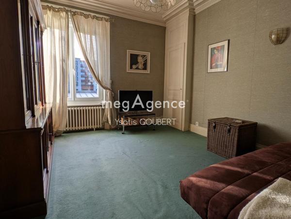 Maison à CHERBOURG-EN-COTENTIN, 50100 - 7 pièces 197m²