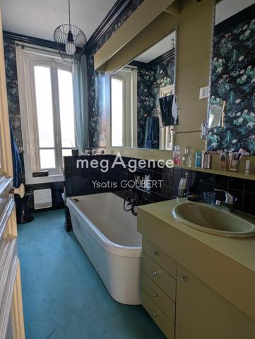 Maison à CHERBOURG-EN-COTENTIN, 50100 - 7 pièces 197m²