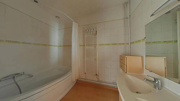 F3 proche Place Saint Roch