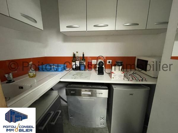 MURS D’ACTIVITE 460 M2 ECHIRE FONCIER CLOS PROCHE NIORT ET PEAGE A10