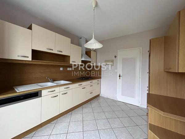 En exclusivité niort quartier surimeau, pavillon sur sous-sol 100m², 3 chambres, garage et jardin.