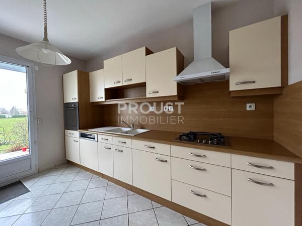 En exclusivité niort quartier surimeau, pavillon sur sous-sol 100m², 3 chambres, garage et jardin.