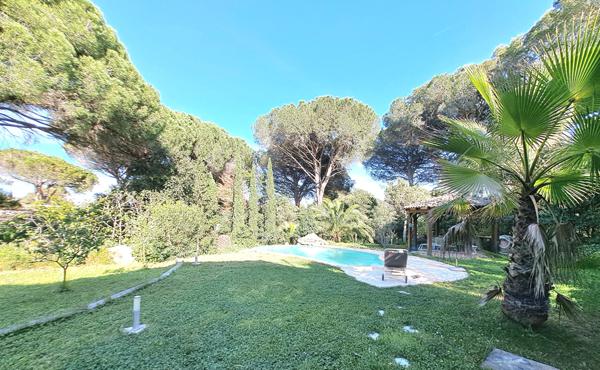 Villa Saint Raphael 5 pièces 165 m2 secteur VALESCURE au calme absolu