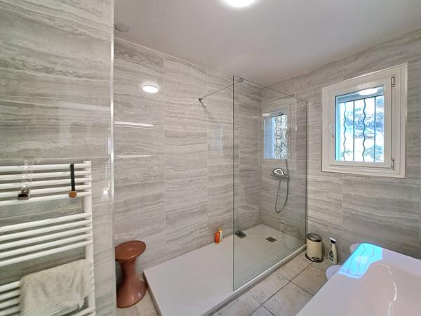 Villa Saint Raphael 5 pièces 165 m2 secteur VALESCURE au calme absolu