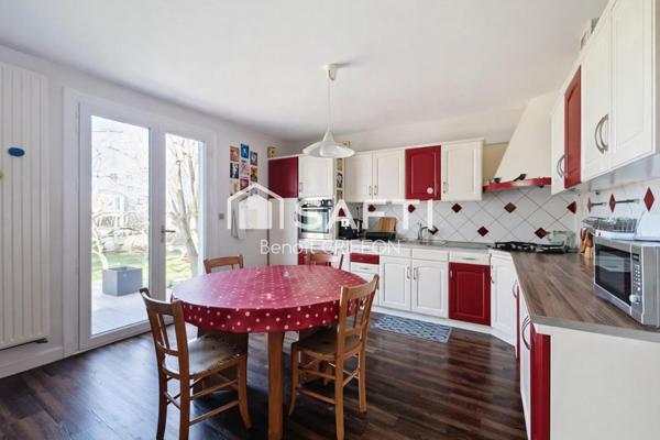 Maison 4 ch – 50 m² de pièce de vie – jardin + pergola