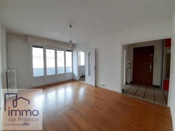 A LOUER - APPARTEMENT T3 EN PLEIN CENTRE VILLE