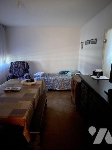 A vendre à Mauriac (CANTAL), dans une résidence bien entretenue, un appartement au rez de chaus...
