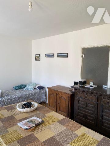 A vendre à Mauriac (CANTAL), dans une résidence bien entretenue, un appartement au rez de chaus...