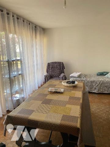 A vendre à Mauriac (CANTAL), dans une résidence bien entretenue, un appartement au rez de chaus...