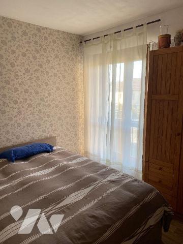 A vendre à Mauriac (CANTAL), dans une résidence bien entretenue, un appartement au rez de chaus...