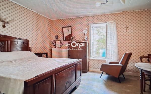 Maison à vendre    2 pièces •  Villefranche-d'Allier