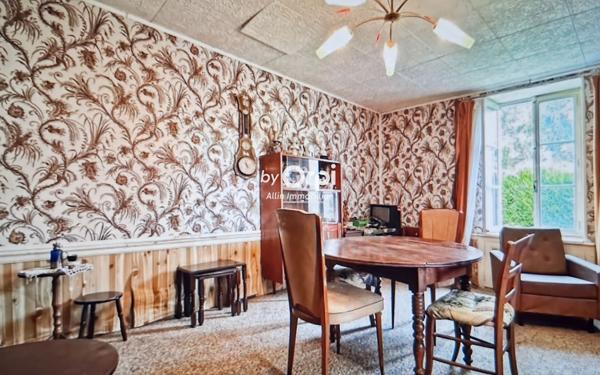 Maison à vendre    2 pièces •  Villefranche-d'Allier