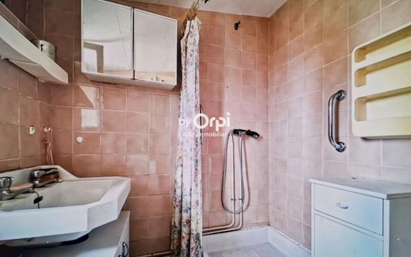 Maison à vendre    2 pièces •  Villefranche-d'Allier