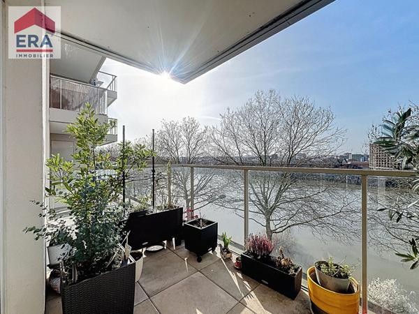 A VENDRE - MAGNIFIQUE 3 PIECES AVEC TERRASSE - VUE SEINE