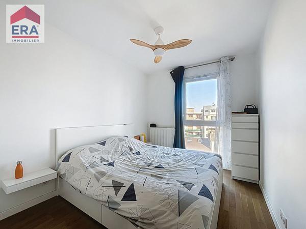 A VENDRE - MAGNIFIQUE 3 PIECES AVEC TERRASSE - VUE SEINE