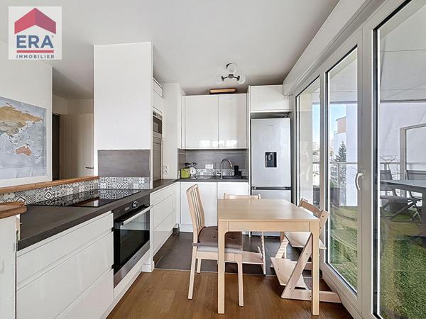 A VENDRE - MAGNIFIQUE 3 PIECES AVEC TERRASSE - VUE SEINE