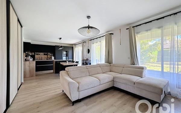Appartement à vendre    3 pièces • 64,30 m2 Reignier-Ésery