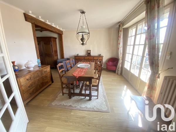 Maison traditionnelle 4 pièces de 83 m² à Évron (53600)