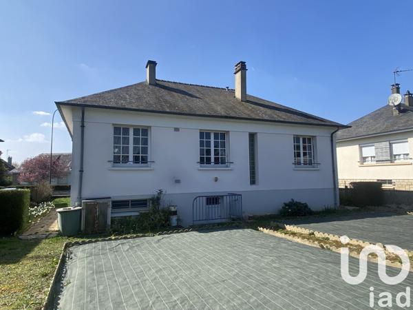 Maison traditionnelle 4 pièces de 83 m² à Évron (53600)