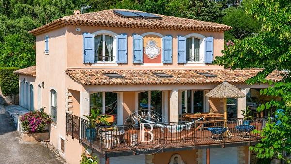 Valbonne, Villa 6 Chambres -  310 m² à vendre