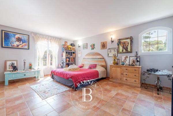 Valbonne, Villa 6 Chambres -  310 m² à vendre
