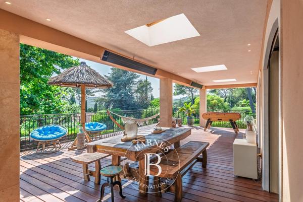 Valbonne, Villa 6 Chambres -  310 m² à vendre