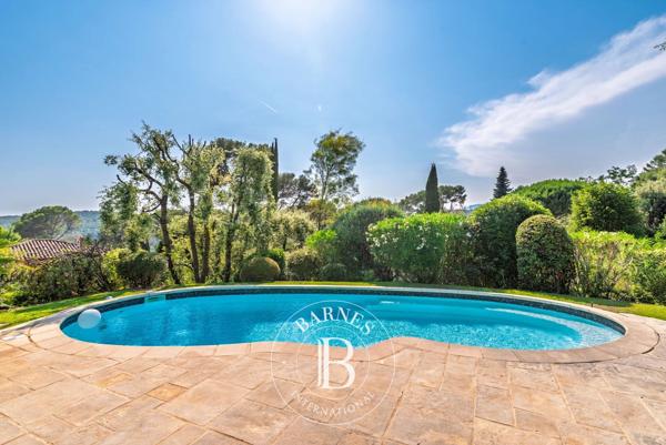 Valbonne, Villa 6 Chambres -  310 m² à vendre
