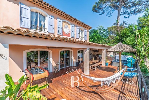 Valbonne, Villa 6 Chambres -  310 m² à vendre