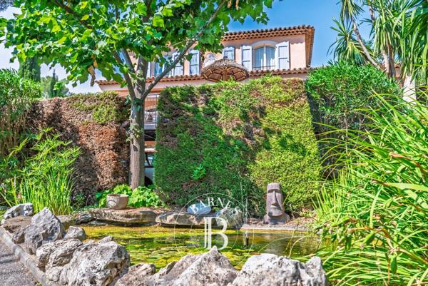 Valbonne, Villa 6 Chambres -  310 m² à vendre