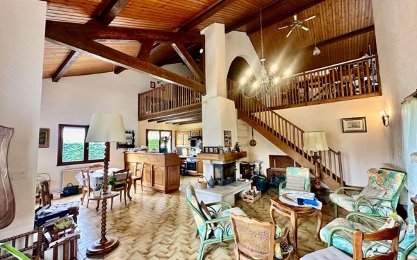 Maison à vendre    5 pièces • 132,96 m2 Bévenais