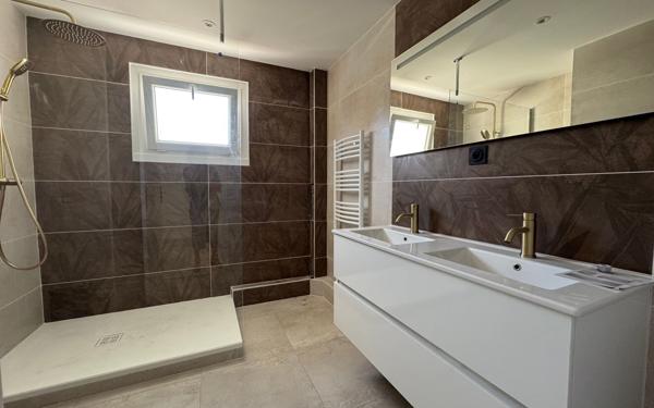 Appartement à vendre    4 pièces • 106,85 m2 Romans-sur-Isère