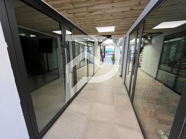Local commercial 24.94 m2