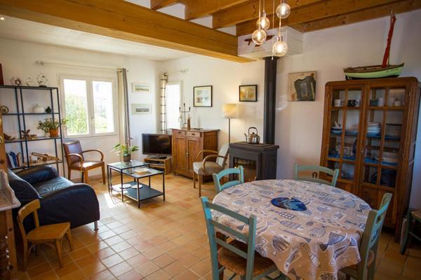 Maison avec dépendance et vue dégagée sur le Sillon du Talbert , Presqu'île Sauvage (entre Tréguier et Paimpol)