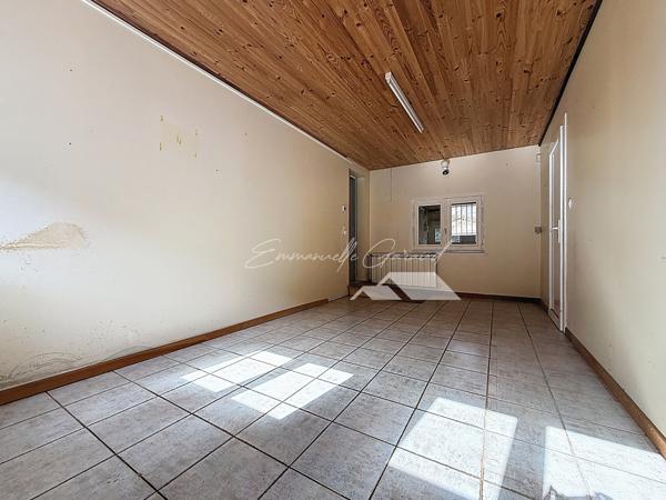 Versols-et-Lapeyre (12400) Maison familiale avec garage et grand jardin // Plain-pied