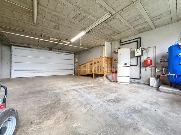 Versols-et-Lapeyre (12400) Maison familiale avec garage et grand jardin // Plain-pied