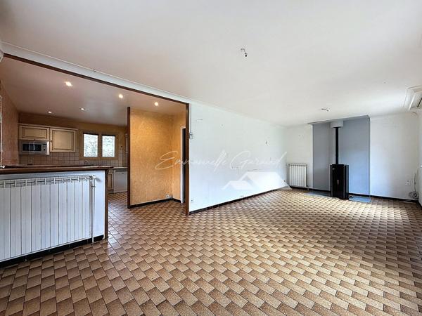 Versols-et-Lapeyre (12400) Maison familiale avec garage et grand jardin // Plain-pied