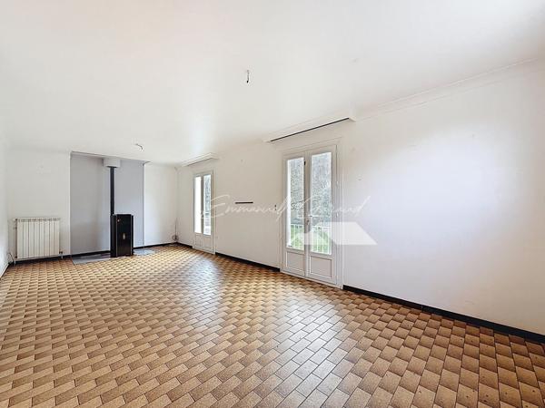 Versols-et-Lapeyre (12400) Maison familiale avec garage et grand jardin // Plain-pied