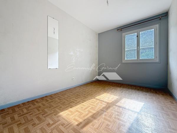 Versols-et-Lapeyre (12400) Maison familiale avec garage et grand jardin // Plain-pied