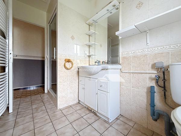 Versols-et-Lapeyre (12400) Maison familiale avec garage et grand jardin // Plain-pied